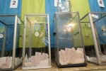 Съел заявление кандидата в мэры: на Киевщине предвыборная гонка проходит весело