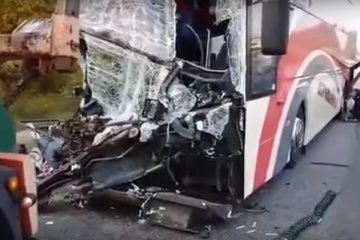 Авария с автобусом "Дизель шоу", скриншот YouTube