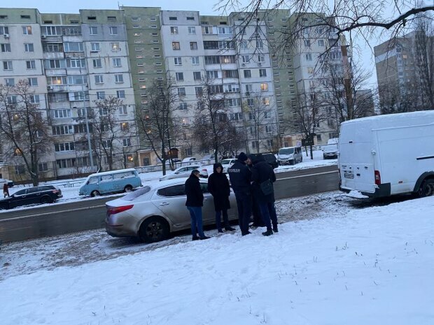 В Киеве водителя, который набросился на прохожего с кулаками, взяли под стражу: может сесть на 8 лет