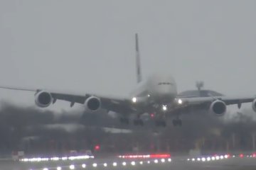 посадка самолета, скриншот instagram.com/speedbirdtv/