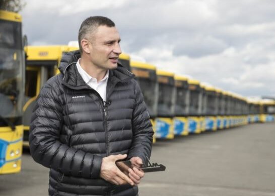 Сьогодні на дорогах Києва з'явилось 50 нових сучасних автобусів, найближчим часом вийде ще 150, - мер Кличко