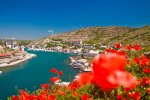 Во временно российском Крыму придумали новую игру: "Найди туриста". Никто пока выиграть не может. Сложная очень