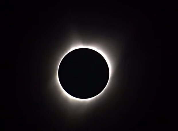 Солнечное затмение.  Фото: скриншот YouTube-видео