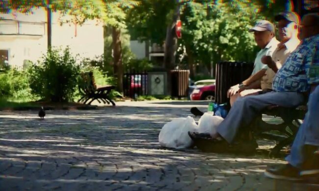 Пенсионеры в Украине. Фото: скриншот Youtube