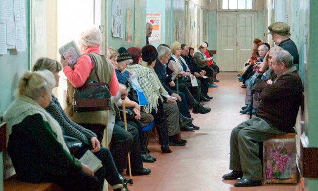 Поліклініки змінюють правила роботи: прийом протягом доби та консультації у вихідні