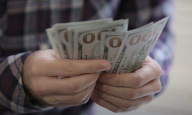 Курс валют в Україні на 10 грудня 2025 року