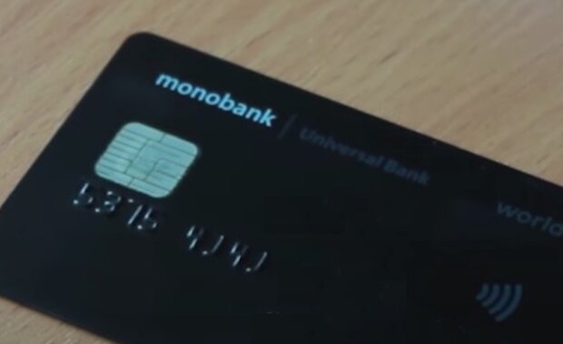 ПриватБанк и monobank серьезно повысили тарифы на свои услуги: сколько переплатят клиенты