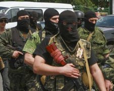 Пресс-службы милиции ДНР говорят о том, что украинские позиции прорваны, а многие города захвачены.