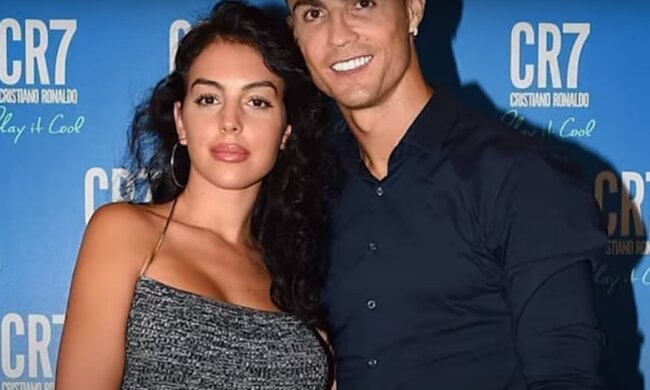Джорджина Родригес и Криштиану Роналду. Фото: скриншот YouTube