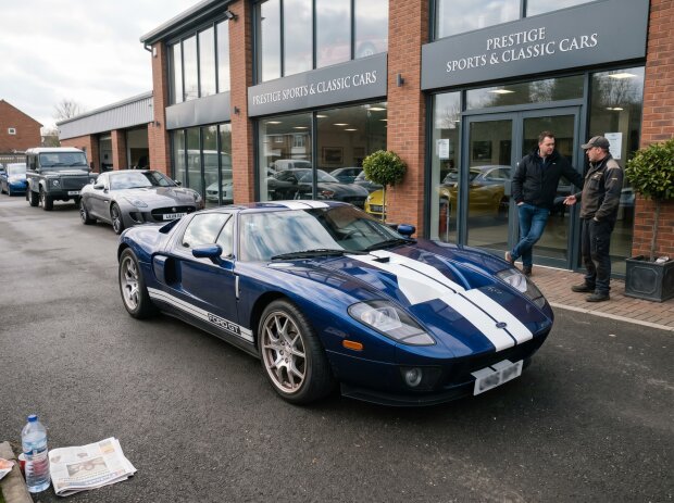 Ford GT синій суперкар