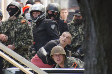 Будет что-то серьезное: боевики отправляют на передовую зеков и судимых