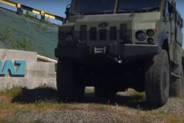 На полигоне "АвтоКрАЗ" прошли испытания бронетехники, скриншот YouTube