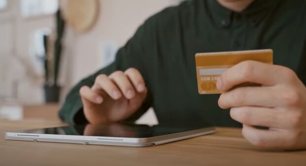 Перекази на карту: ніколи не пишіть такі призначення платежів - гроші заблокують