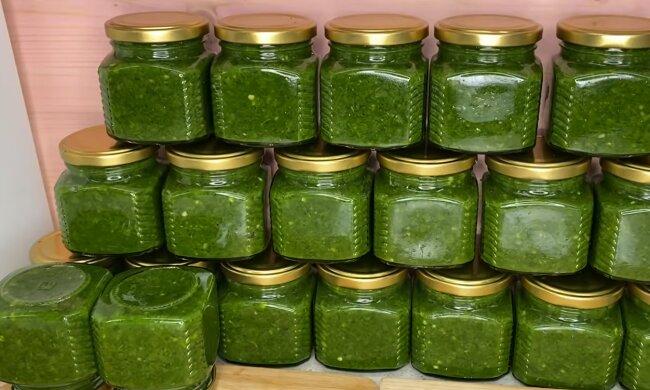 Зеленая аджика. Фото: YouTube