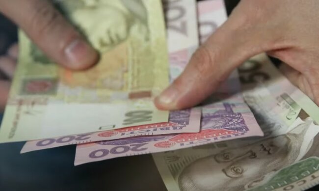 Зарплаты повысили. Фoто: скирншот Youtube