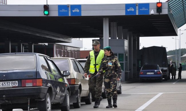 Как накажут нарушителей военного учета за границей. Фото: Скрин YouTube. Фото: Скрин YouTube