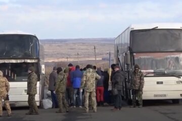 Обмін полоненими. Фото: скріншот YouTube-відео