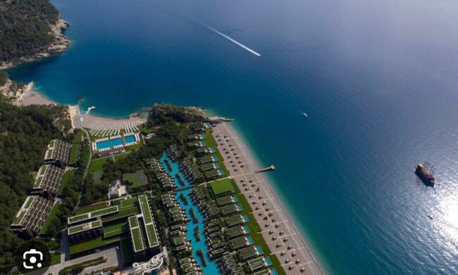 Люксовий готель, годинник за 20000 євро: на елітному відпочинку в Кемері ЗМІ помітили директора фіндепартаменту Одеської міськради Світлану Бедрегу