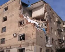Поврежеднный ракетой дом в Харькове Фото: скриншот YouTube-видео