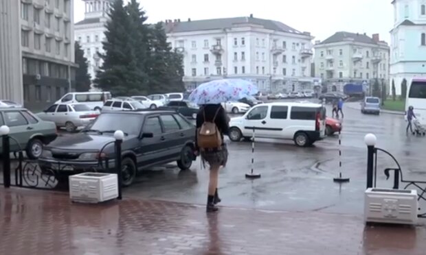 В Украине поменяется погода: жару разбавят дожди. Фото: скриншот YouTube