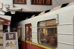 Громадський транспорт Києва, люди в автобусі