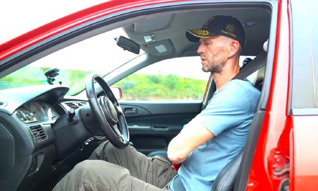 Водитель. Фото: YouTube