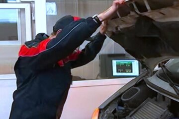 Техосмотр. Фото: скриншот YouTube