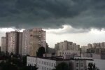 Закройте окна и спрячьте  авто: жителей Киева предупредили о стихии, к чему готовиться