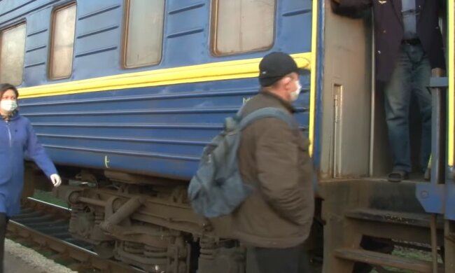 Укрзализныця запустила поезда в западном направлении. Фото: скриншот Youtube