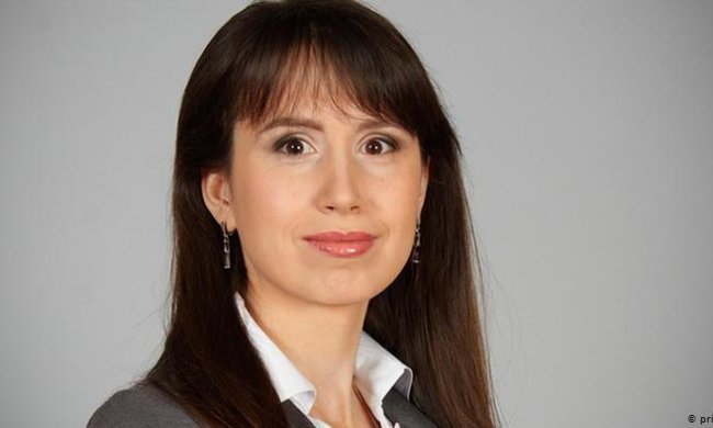 Экс-нардеп  Черновил напала на журналиста: расцарапала руку, выхватила телефон