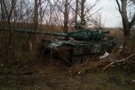 Жили в норах как собаки, но с удобствами: появилось видео катакомб вырытых оккупантами под Макаровом