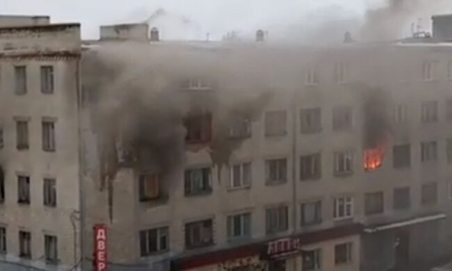 Пожар в Павлограде. Фото: скриншот Youtube