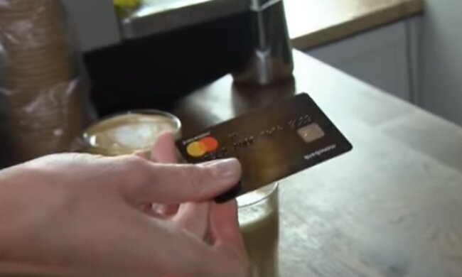 Банковская карта. Фото: скриншот YouTube-видео