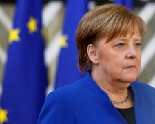Меркель на встрече с Зеленским начало трусить. Еле сдерживалась. Видео