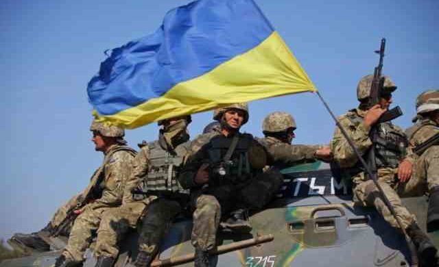 Украинская армия может «взять» дорогу на Донецк. Солдаты уже заняли серую зону на Донбассе