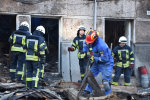 Спасатели продолжают искать людей под завалами здания, фото Думская