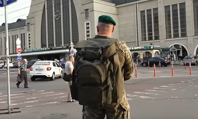 Военнослужащий. Фото: скриншот YouTube-видео
