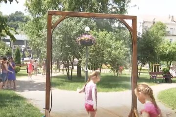 Погода в Украине летом. Фото: скриншот YouTube-видео