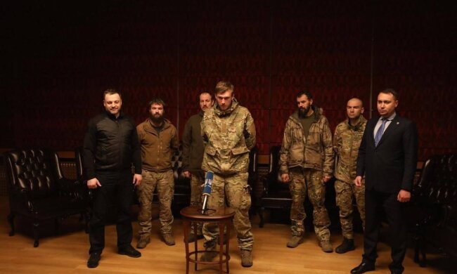 Наші захисники повернулися з полону. Фото: Telegram