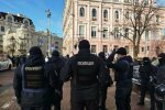 "Загиблий" на мітингу під Радою та зламані ребра: у поліції зробили термінову заяву після сутичок