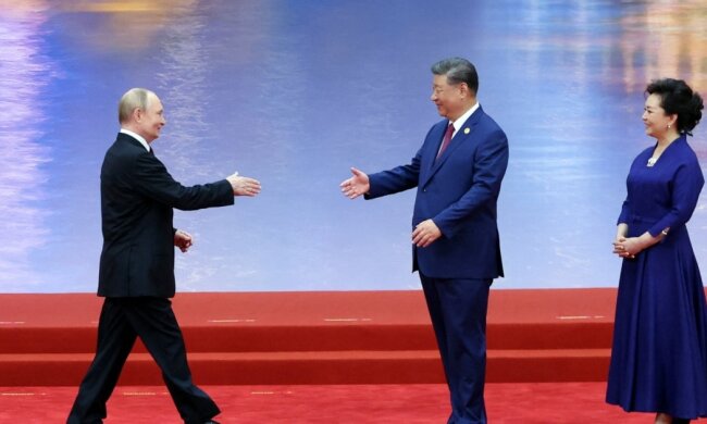 Путін прибуває до Пекіна після візиту Трампа