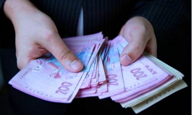 Зарплата в Украине. Фото: скриншот YouTube