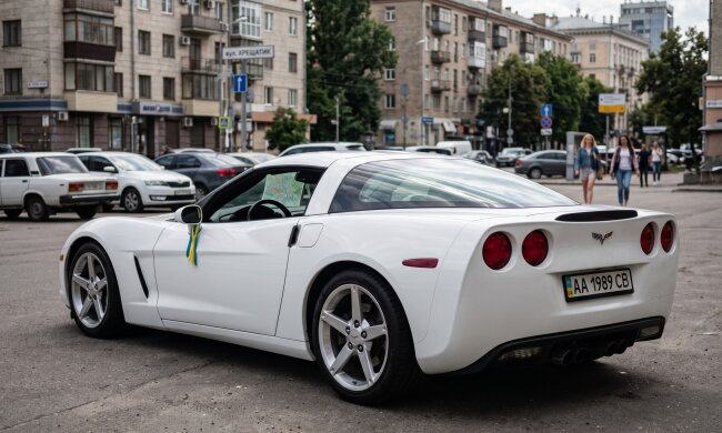Chevrolet Corvette C6 білий спорткар Київ