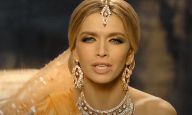 Вера Брежнева. Фото: скриншот YouTube-видео