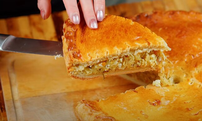 Дрожжевой пирог с капустой, фото: youtube.com