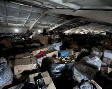 Десятки тонн консервов и "гигиены": на Львовщине нашли тысячу поддонов "ничейной" гуманитарки