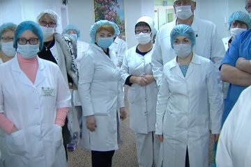 Украинские медики. Фото: скриншот YouTube