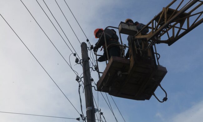 В выходные – по четыре часа в сутки: Минэнерго сделало срочное заявление по ситуации со светом