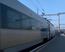 "Укрзализныця" запустит дополнительный поезд. Фото: скриншот YouTube-видео