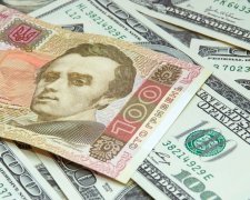 Курс валют в Украине: доллар потерял в цене, евро прибавил